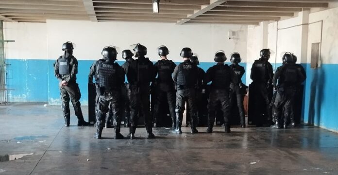 Telamento de presídios e vistorias intensificam combate à comunicação Ilícita Telamento de presídios e vistorias intensificam combate à comunicação Ilícita na 4ª Fase da Operação Mute