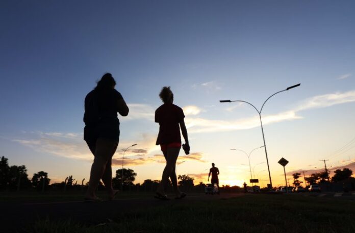 Temperaturas voltam a subir e quarta-feira tem previsão de sol Temperaturas voltam a subir e quarta-feira tem previsão de sol em Mato Grosso do Sul