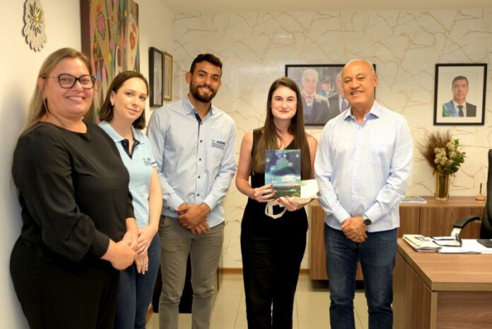 Engenheira do ES conhece no Estado os avanços da AGEMS Engenheira do ES conhece no Estado os avanços da AGEMS e projetos bem-sucedidos de gestão de resíduos sólidos