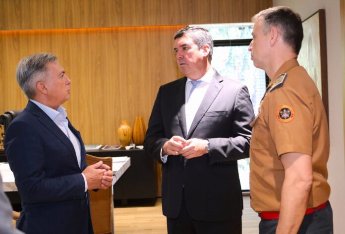 Governo envia aeronave para apoiar no resgate e salvamento das Governo envia aeronave para apoiar no resgate e salvamento das vítimas das enchentes no RS