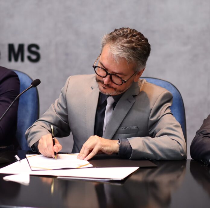 Lupérsio Degerone Lucio toma posse como Delegado-Geral da Polícia Civil Lupérsio Degerone Lucio toma posse como Delegado-Geral da Polícia Civil de MS