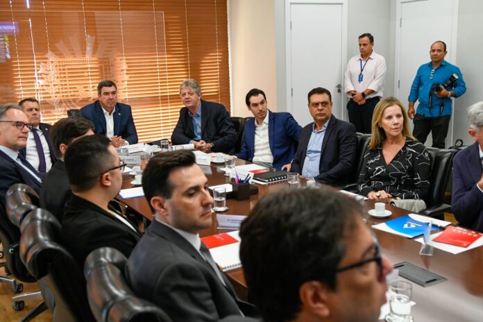 MS apresenta potencialidades para empresários e representantes da Suíça MS apresenta potencialidades para empresários e representantes da Suíça