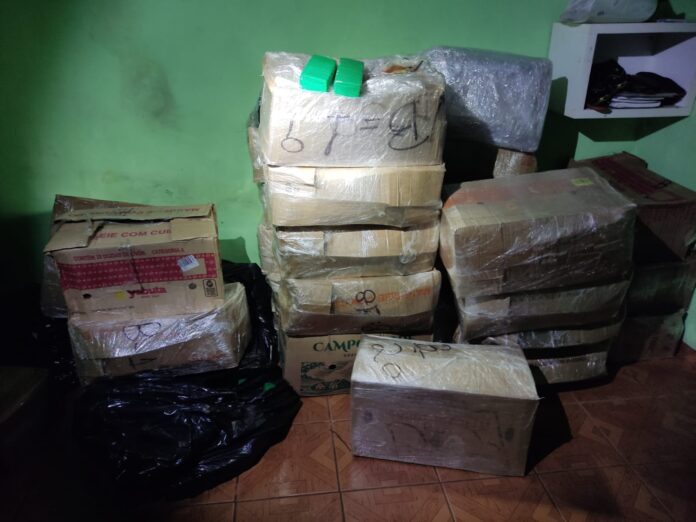 Polícia Civil apreende cerca de 800kg de maconha em depósito Polícia Civil apreende cerca de 800kg de maconha em depósito de drogas no Aero Rancho em Campo Grande