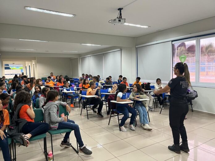 Polícia Civil realiza palestras sobre o “Maio Laranja” no município Polícia Civil realiza palestras sobre o “Maio Laranja” no município de Corumbá
