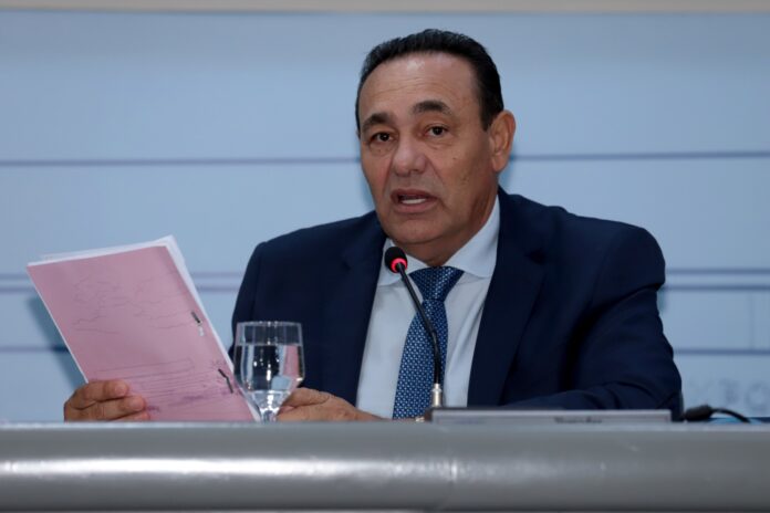 Vereador Carlão fala da importância dos Profissionais do Sistema de Limpeza Pública e Urbana, destacando Leis para os Garis