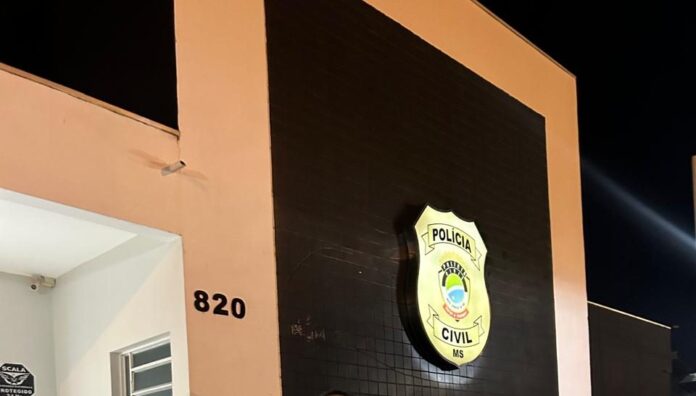 Adolescente tenta passar a mão em policial civil durante atividade Adolescente tenta passar a mão em policial civil durante atividade física e é apreendido por ela em Dourados