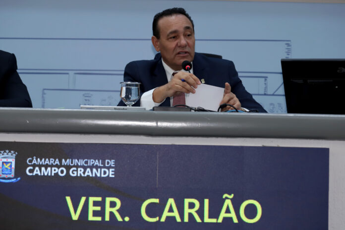 Aprovado PL do vereador Carlão prevendo notificação dos agentes de Aprovado PL do vereador Carlão prevendo notificação dos agentes de trânsito antes da autuação aos veículos parados de forma irregular nos bairros