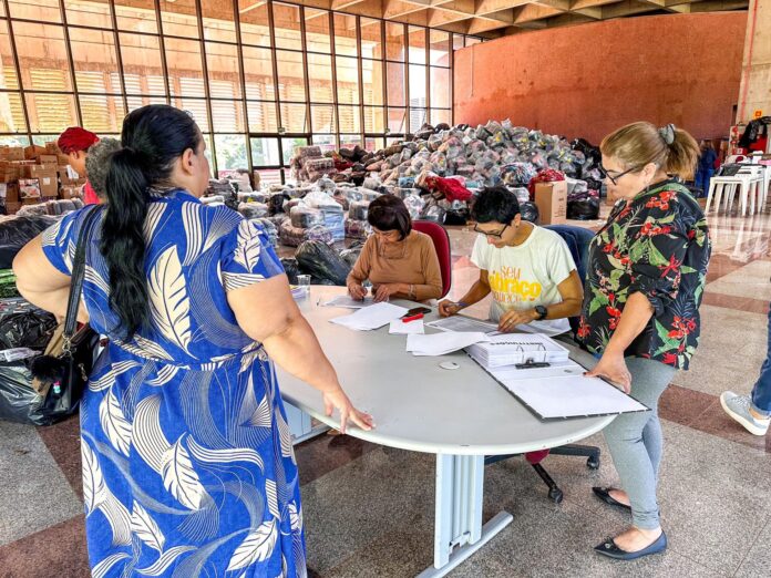 Com mais de 180 mil peças arrecadadas, campanha Seu Abraço Com mais de 180 mil peças arrecadadas, campanha Seu Abraço Aquece inicia entrega de doações