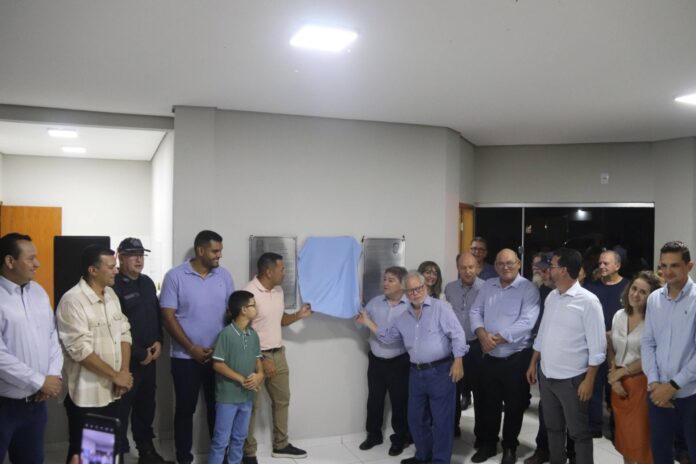 Comandante do 5° BPM Participa da Inauguração do Centro de Comandante do 5° BPM Participa da Inauguração do Centro de Convenções Professor Bira em Coxim