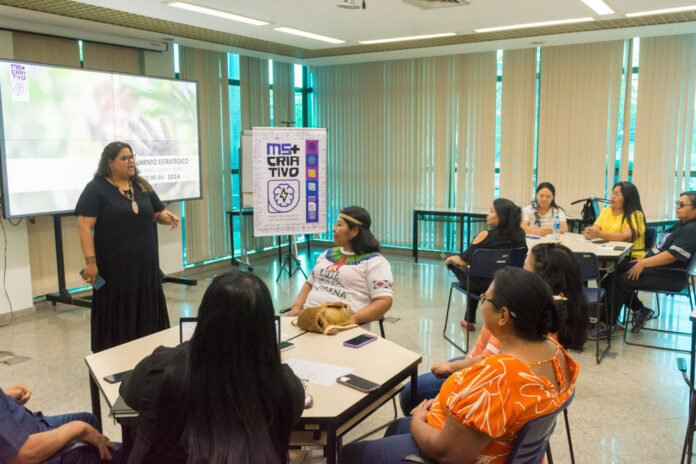 Oficina de planejamento estratégico fortalece economia criativa de mulheres indígenas Oficina de planejamento estratégico fortalece economia criativa de mulheres indígenas