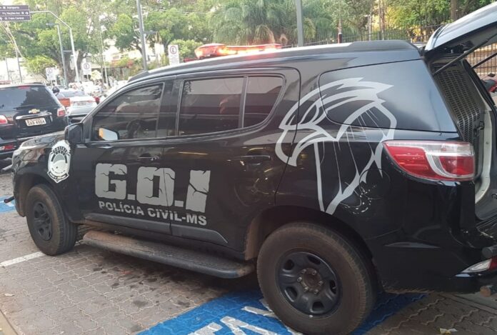 Polícia Civil prende foragida da justiça em Campo Grande Polícia Civil prende foragida da justiça em Campo Grande