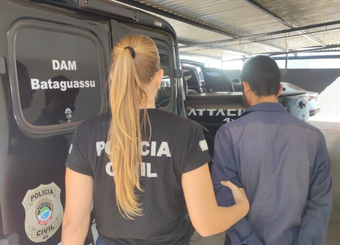 Polícia Civil prende, por descumprimento de medida protetiva, homem que Polícia Civil prende, por descumprimento de medida protetiva, homem que se intitula profeta em Bataguassu