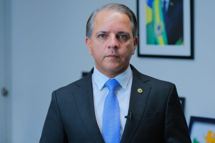 9b90fce3-d7e1-49e8-a321-432bad71289e