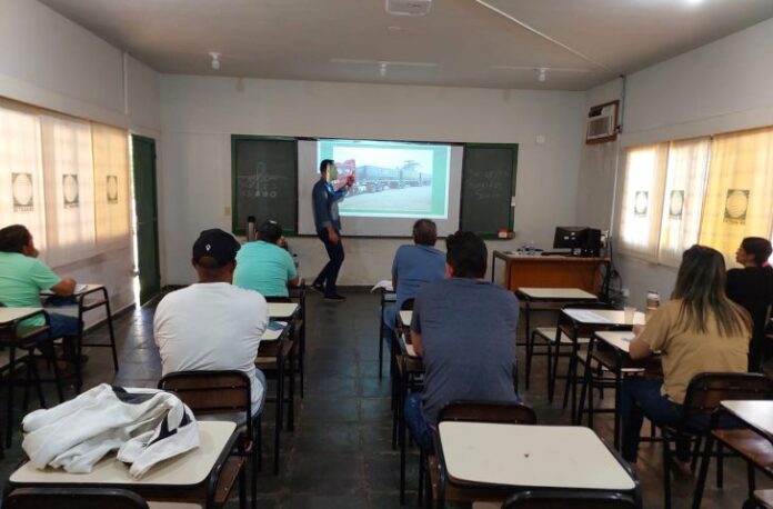 Cursos presenciais para renovar CNH e ‘Um Novo Olhar’ são ampliados para três cidades do interior