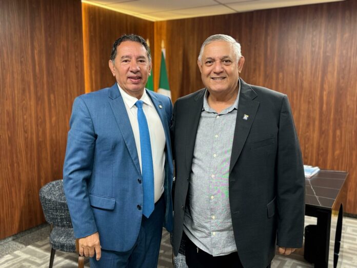 Deputado Gerson Claro recebe visita do presidente do PL-MS, tenente Portela