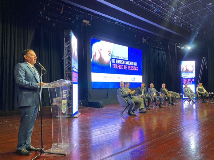 Gerson Claro reforça a importância da conscientização sobre o enfrentamento ao tráfico de pessoas