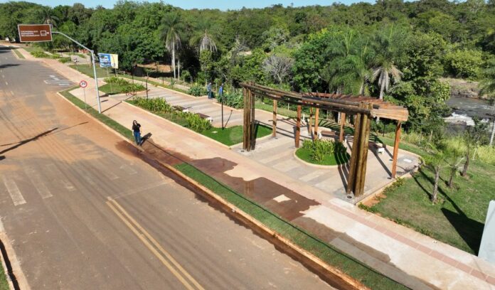 Municipalismo: repaginada, orla da Cachoeira dos Diamantes é nova opção de turismo e lazer em Rochedo