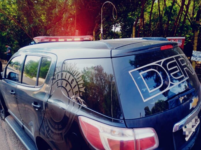 Polícia Civil captura, em Campo Grande, indivíduo com três mandados Polícia Civil captura, em Campo Grande, indivíduo com três mandados de prisão abertos por roubo majorado, tráfico de drogas e porte ilegal de arma de fogo de uso restrito