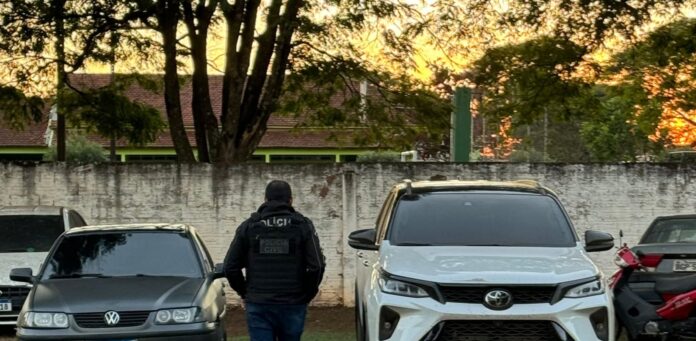 Polícia Civil, em operação conjunto com a Polícia Militar, prende em flagrante 3 indivíduos, sendo dois por disparo de arma de fogo e porte de munições de uso restrito e outro por tráfico de drogas em Sete Quedas