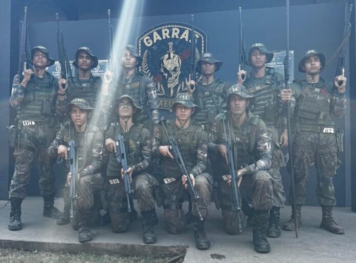 Polícia Civil realiza treinamento de combate em ambiente confinado para Polícia Civil realiza treinamento de combate em ambiente confinado para alunos do curso de especialização da aeronáutica em Campo Grande