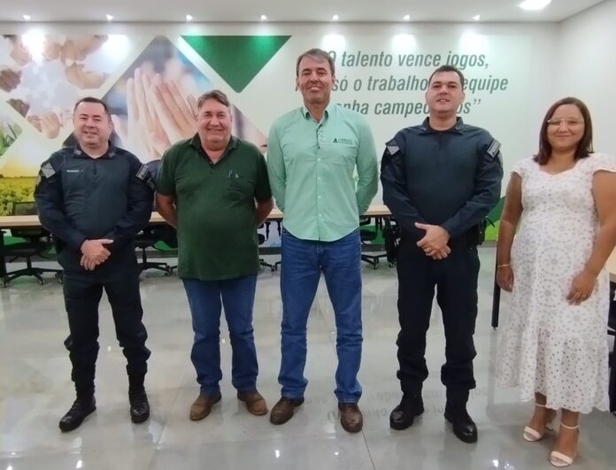 Polícia Militar e Conselhos de Segurança reúnem em Chapadão do Polícia Militar e Conselhos de Segurança reúnem em Chapadão do Sul para alinhar estratégias de segurança pública