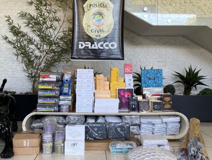 Polícia civil prende três por contrabando e descaminho em Sidrolândia Polícia civil prende três por contrabando e descaminho em Sidrolândia