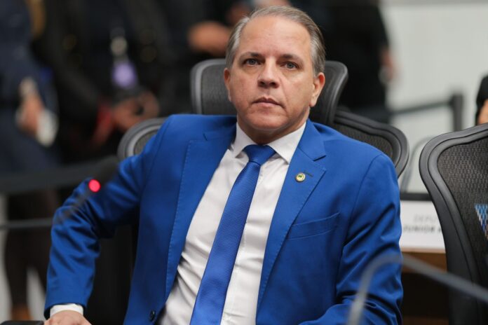 ef6c7959-1338-439f-a524-762b67b70d5a