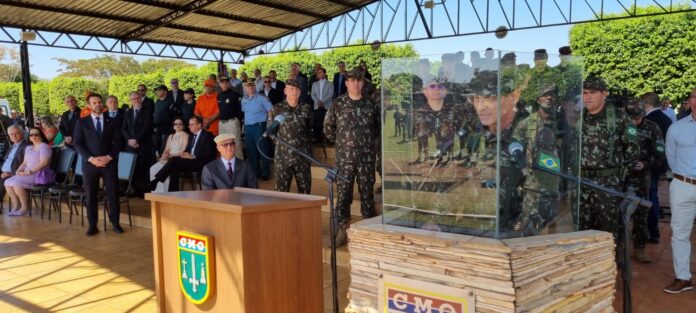Delegado-Geral participa de solenidade de troca de comando no Exército