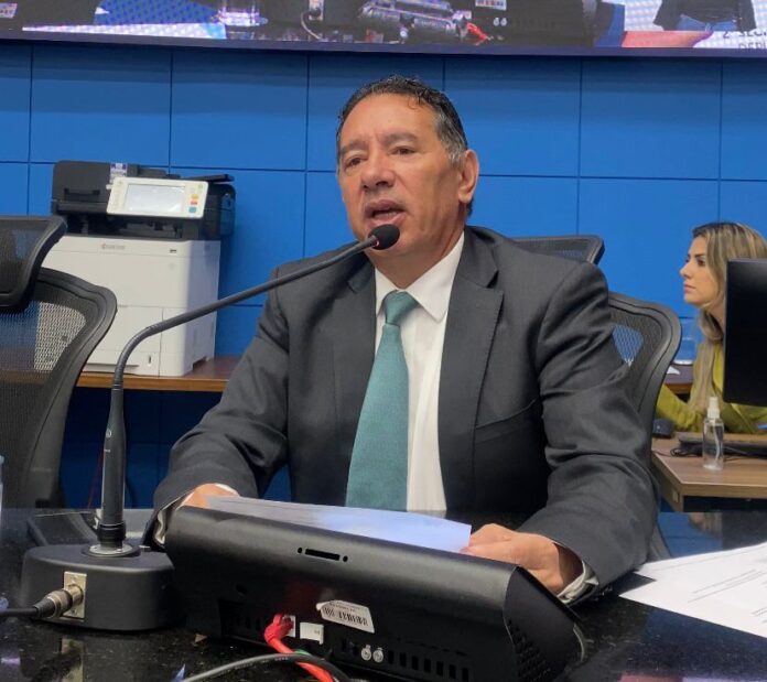 Deputado Gerson Claro solicita pavimentação em rodovia no município de Deputado Gerson Claro solicita pavimentação em rodovia no município de Sidrolândia