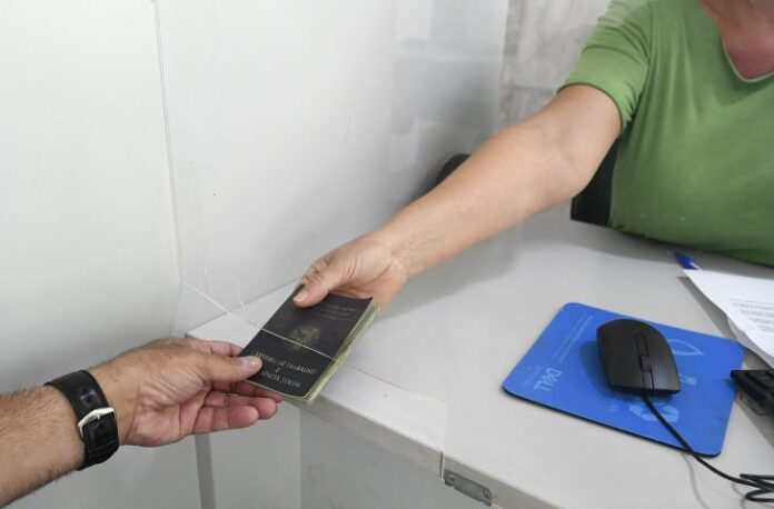 Funtrab oferta 4,6 mil vagas: trabalhadores da indústria e motoristas seguem entre os mais procurados pelo mercado