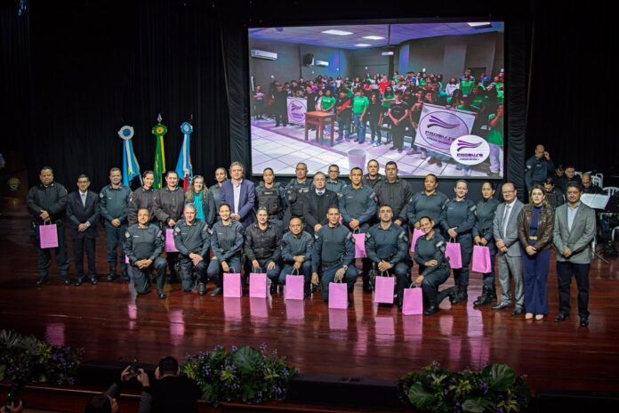 Governo entrega viaturas e capacita policiais para a proteção de vítimas de violência doméstica