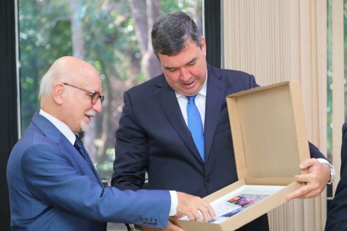 Governos de MS e Uruguai se encontram para discutir rota Sr. Guillermo Valles - Embaixador do Uruguai no Brasil. Foto Saul Schramm