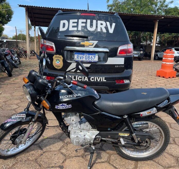 Polícia Civil apreende terceira motocicleta adulterada na semana, intensificando o Polícia Civil apreende terceira motocicleta adulterada na semana, intensificando o combate à comercialização de veículos com sinais identificadores adulterados em Campo Grande