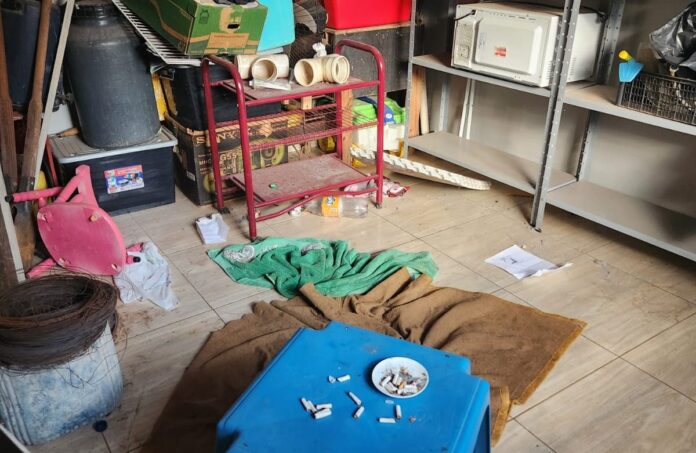 Polícia Civil cumpre mandado de busca e apreensão na residência de investigado por tráfico de drogas e receptação, no município de Coxim