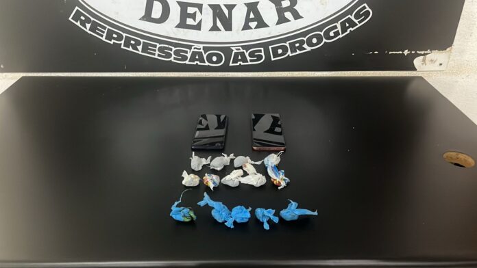 Polícia Civil cumpre mandados de busca e prisão na região Polícia Civil cumpre mandados de busca e prisão na região do Residencial Estrela do Sul e prende quatro pessoas em flagrante por tráfico de drogas em Campo Grande