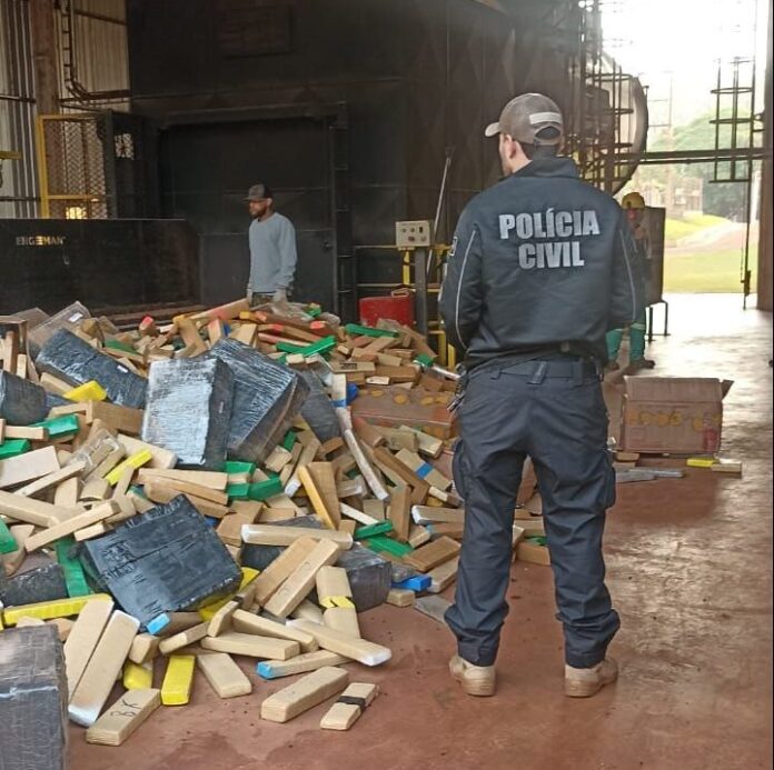 Polícia Civil incinera aproximadamente 10 toneladas de entorpecentes em Ponta Porã