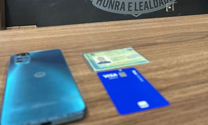Polícia Civil prende em flagrante indivíduo por uso de documento Polícia Civil prende em flagrante indivíduo por uso de documento falso em Campo Grande