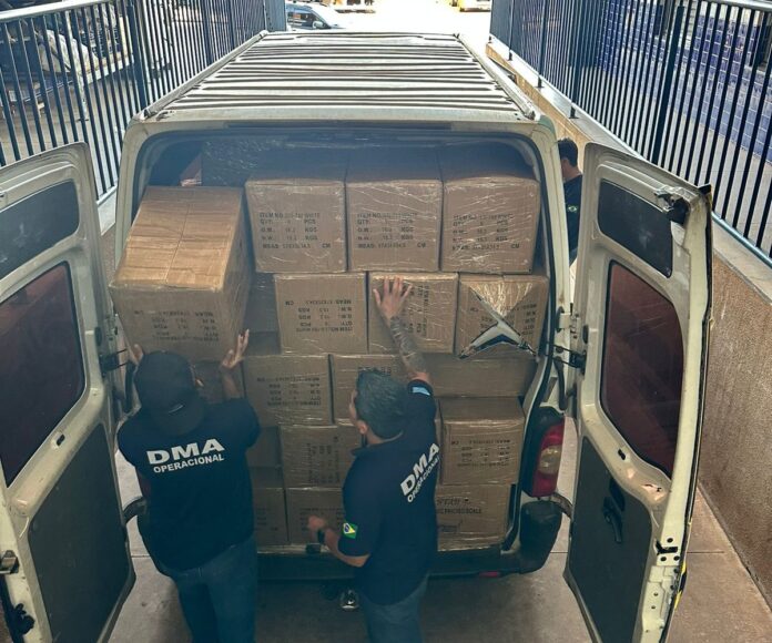 Polícia Civil prende três pessoas por venda de bebidas falsificadas Polícia Civil prende três pessoas por venda de bebidas falsificadas em Campo Grande