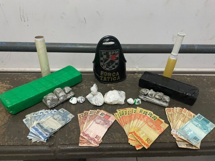 Polícia Militar em Três Lagoas realiza a apreensão drogas e Polícia Militar em Três Lagoas realiza a apreensão drogas e prende traficante