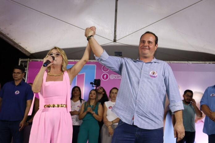 8ab6270e-121c-425c-8c9e-a67564d0272f