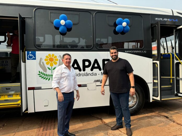 APAE de Sidrolândia recebe novo ônibus e beneficiará mais de 160 alunos