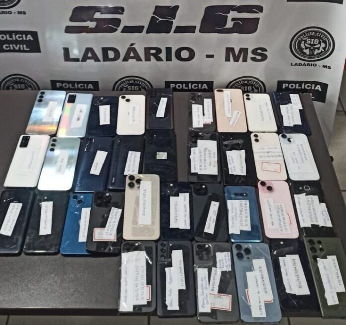 Celulares furtados ou roubados no carnaval são identificados e restituídos Celulares furtados ou roubados no carnaval são identificados e restituídos aos proprietários, pela Polícia Civil