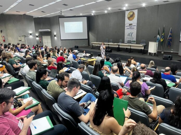 MS capacita profissionais sobre manejo clínico de pessoas que vivem MS capacita profissionais sobre manejo clínico de pessoas que vivem com HIV/Aids