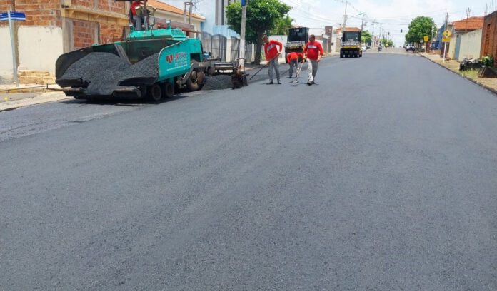 Obra finalizada: Governo recapeia 62 ruas e avenidas e leva Obra finalizada: Governo recapeia 62 ruas e avenidas e leva mais mobilidade urbana para Cassilândia