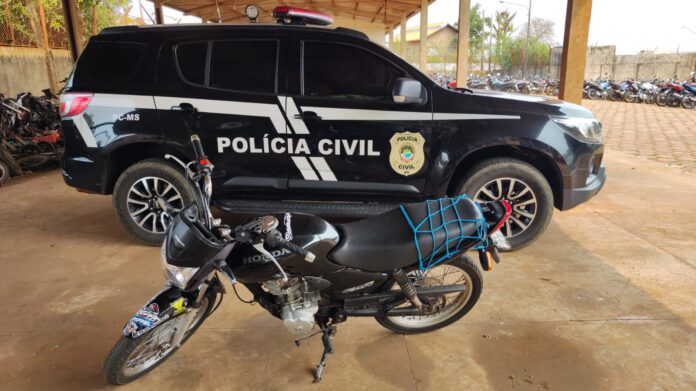 Polícia Civil apreende motocicleta adulterada em bairro da Capital Polícia Civil apreende motocicleta adulterada em bairro da Capital