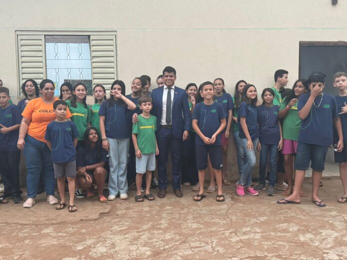 Polícia Civil realiza palestras educativas para alunos do Ensino Médio Polícia Civil realiza palestras educativas para alunos do Ensino Médio em Juti