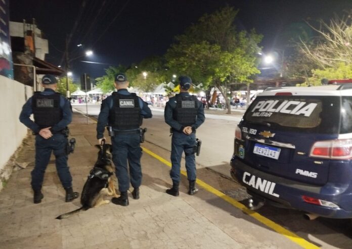 Polícia Militar assegura segurança durante a Festa do Peixe em Polícia Militar assegura segurança durante a Festa do Peixe em Ladário