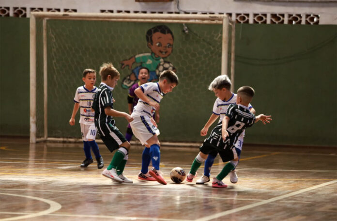 Clássicos nas categorias de base marcam rodada da Copa Pelezinho Clássicos nas categorias de base marcam rodada da Copa Pelezinho