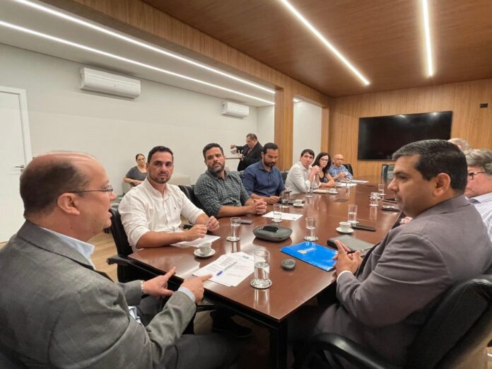 Governo de MS intensifica esforços para destravar obras do Aeroporto Governo de MS intensifica esforços para destravar obras do Aeroporto Regional de Dourados