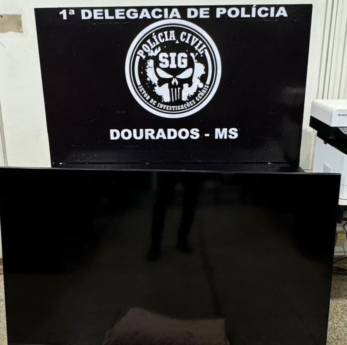 Mulher é presa pela Polícia Civil em Dourados, por receptação Mulher é presa pela Polícia Civil em Dourados, por receptação e posse ilegal de arma de fogo